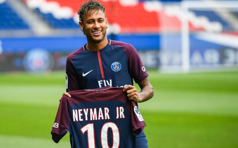 neymar memutuskan untuk bertahan