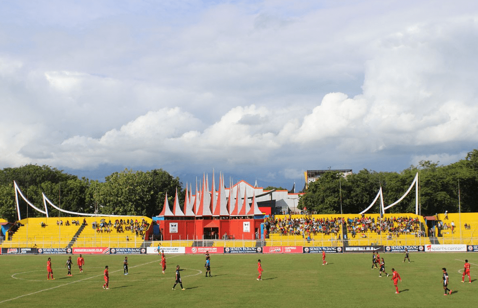 Kandang Semen Padang FC Ditinjau Operator Liga 2
