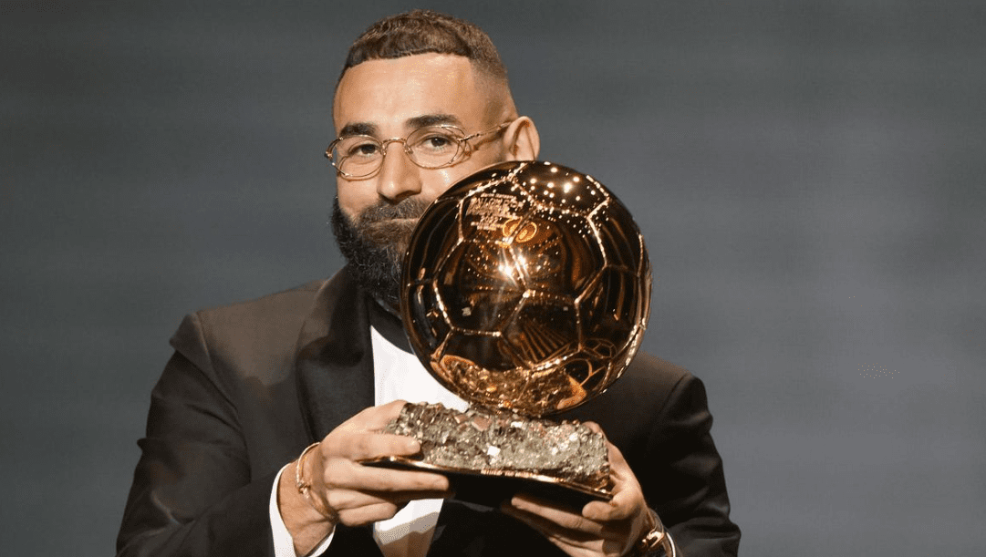 Fans Lyon Rayakan Benzema Terima Ballon d'Or