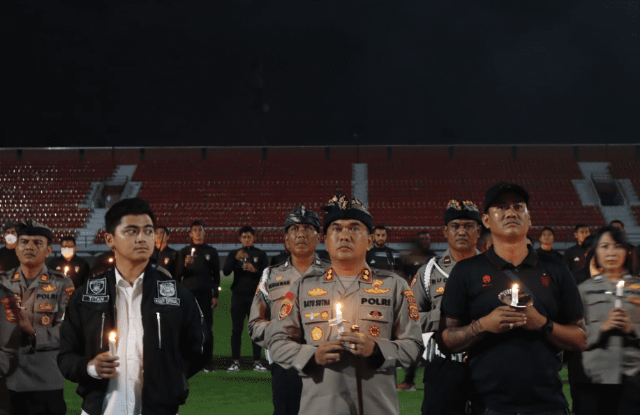 Suporter dan Kepolisian Gelar Doa Bersama