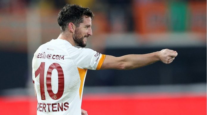 Dries Mertens striker as roma