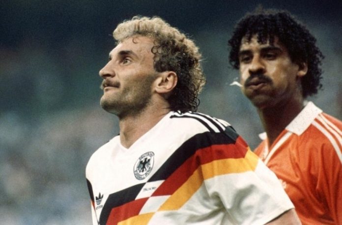 kisah sepak bola Frank Rijkaard dan Rudi Voller
