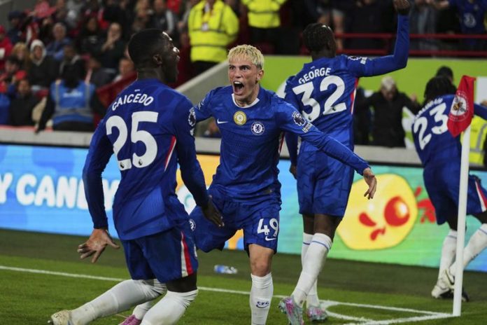 sayap kiri chelsea