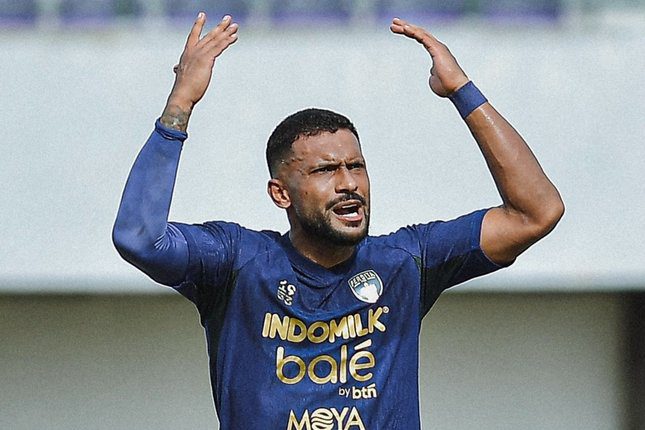 persita vs bhayangkara persita vs bhayangkara