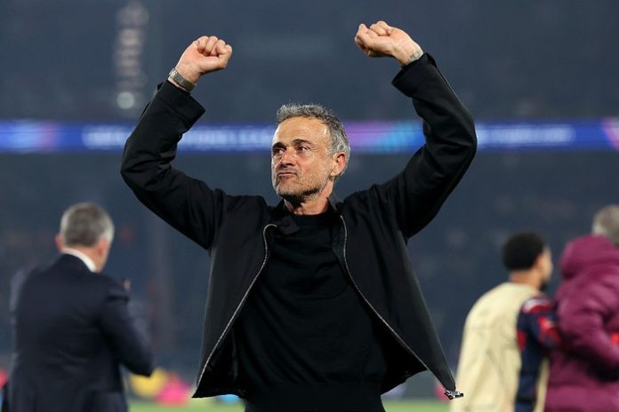 Rooney tolak Luis Enrique Rooney tolak Luis Enrique