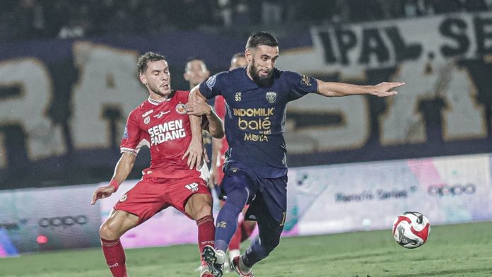 semen padang vs persita