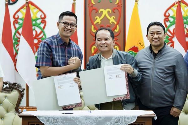 Adhyaksa FC dan Pemprov Kalteng Jalin Kerja Sama Pengembangan Sepak Bola Daerah Adhyaksa FC dan Pemprov Kalteng Jalin Kerja Sama Pengembangan Sepak Bola Daerah