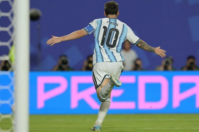 Messi Cetak Sejumlah Rekor di Piala Dunia Usai Trigol ke Gawang Aljazair Messi Cetak Sejumlah Rekor di Piala Dunia Usai Trigol ke Gawang Aljazair