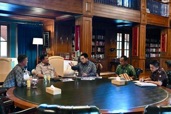 Prabowo Minta Ketua Umum PSSI Benahi Kompetisi demi Persiapan Piala Dunia Prabowo Minta Ketua Umum PSSI Benahi Kompetisi demi Persiapan Piala Dunia
