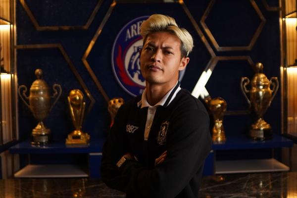 Arema FC Resmi Rekrut Alfaendra Dewangga dari Persib dengan Kontrak Dua Musim Arema FC Resmi Rekrut Alfaendra Dewangga dari Persib dengan Kontrak Dua Musim