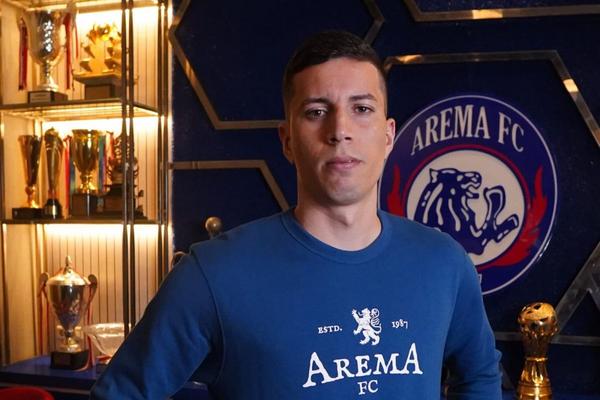Arema Datangkan Diego Landis untuk Menambah Kekuatan Tim di Lini Belakang Arema Datangkan Diego Landis untuk Menambah Kekuatan Tim di Lini Belakang