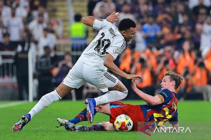 Frenkie de Jong Dipastikan Absen Membela Barcelona pada Awal Musim karena Cedera