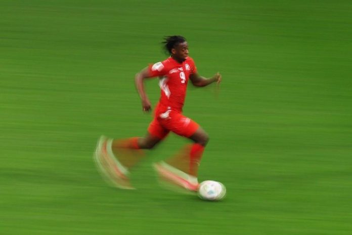 Johan Manzambi Resmi Pakai Nomor Punggung 44 di Aston Villa untuk Liga Inggris