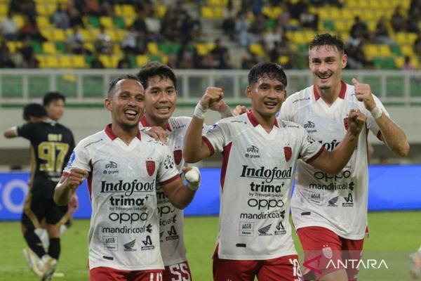 Dewa United Akhiri Kerja Sama dengan Jan Olde Riekerink sebagai Pelatih Dewa United Akhiri Kerja Sama dengan Jan Olde Riekerink sebagai Pelatih