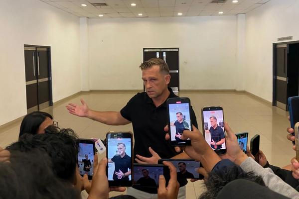 Persib Menunda Latihan Perdana, Beri Kesempatan Pemain Baru Beradaptasi Persib Menunda Latihan Perdana, Beri Kesempatan Pemain Baru Beradaptasi