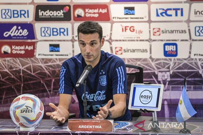 Scaloni Tegaskan Inggris vs Argentina di Semifinal Hanya Laga Sepak Bola Scaloni Tegaskan Inggris vs Argentina di Semifinal Hanya Laga Sepak Bola
