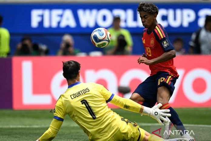 Lamine Yamal dan Deretan Rekor serta Prestasinya sebagai Juara Euro dan Piala Dunia Lamine Yamal dan Deretan Rekor serta Prestasinya sebagai Juara Euro dan Piala Dunia