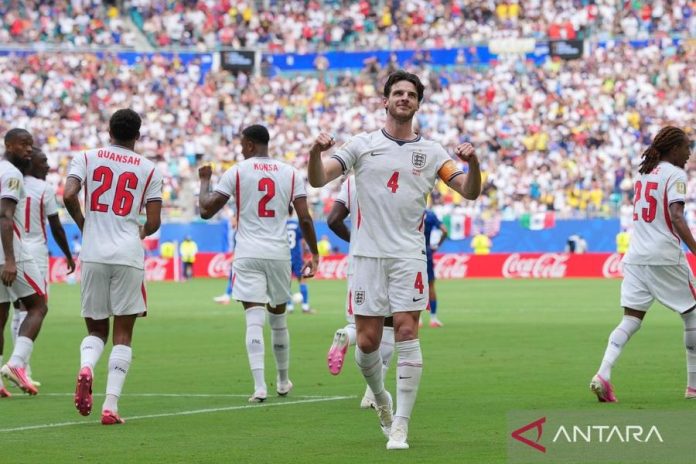 Alasan Pemain Sepak Bola Memakai Sport Bra: Memantau Kondisi Fisik dan Performa