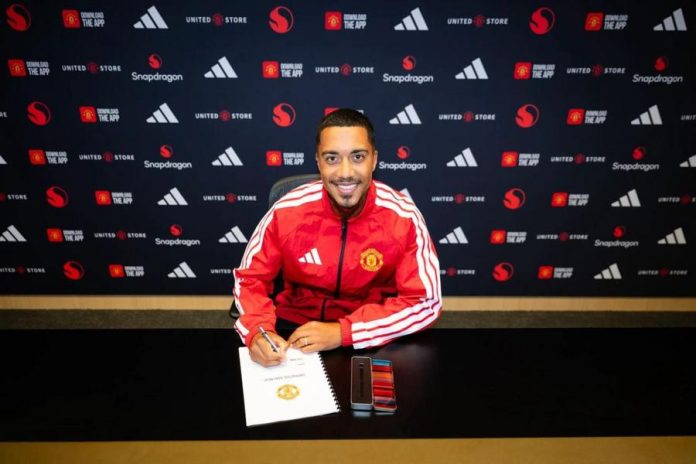 Youri Tielemans Resmi Menandatangani Kontrak Bersama Manchester United Youri Tielemans Resmi Menandatangani Kontrak Bersama Manchester United