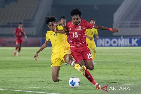 Timnas Indonesia U-17 Akhiri Laga Uji Coba Kontra Malaysia U-17 dengan Kemenangan 3-0 Timnas Indonesia U-17 Akhiri Laga Uji Coba Kontra Malaysia U-17 dengan Kemenangan 3-0